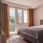 Neyla Apartment *